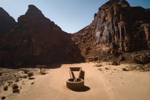 Sultan Bin Fahad, _Desert Kite_. Exhibition view: Desert X AlUla 2022 (11 February–30 March 2022). Courtesy the artist and Desert X AlUla. Photo: Lance Gerber.